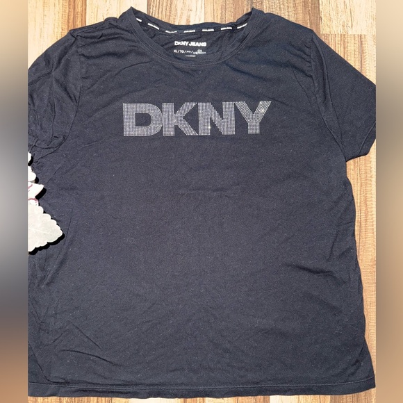 2 DKNY Women’s T-Shirts - Picture 6 of 10